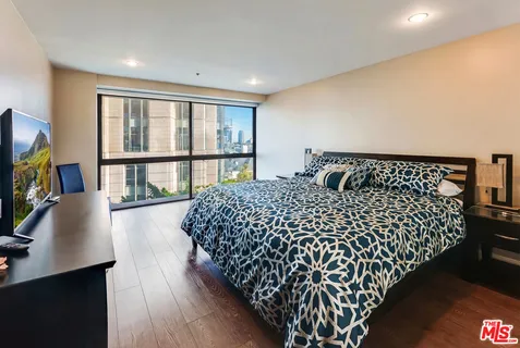 $999,995 | 10790 Wilshire Boulevard, Unit 404, Los Angeles, CA 90024