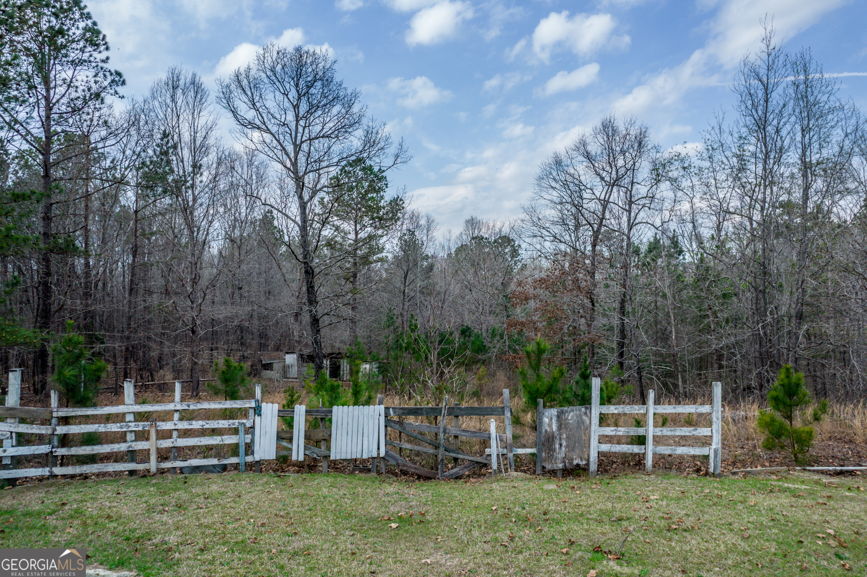 621 Highway 22 Sparta, GA 31087 - Photo 12 of 42 a view of outdoor space and yard