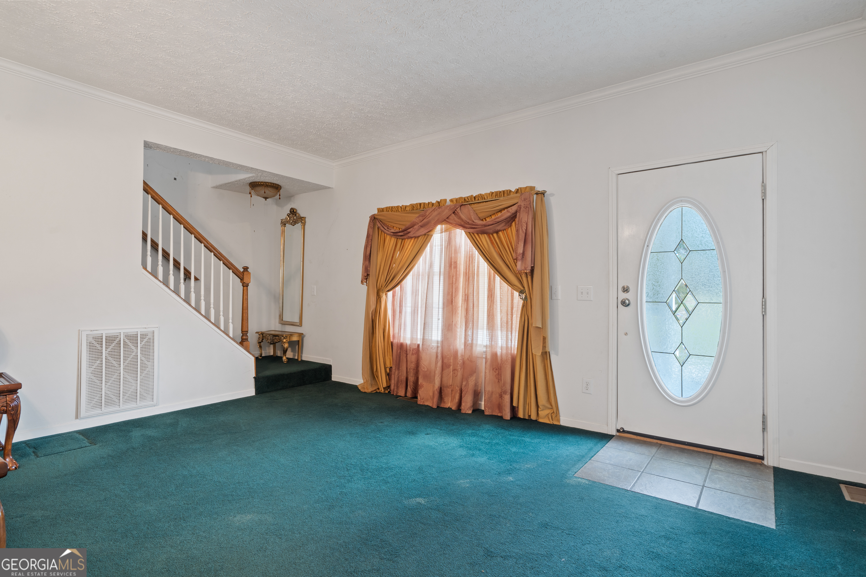 621 Highway 22 Sparta, GA 31087 - Photo 19 of 42 a view of an entryway with wooden floor