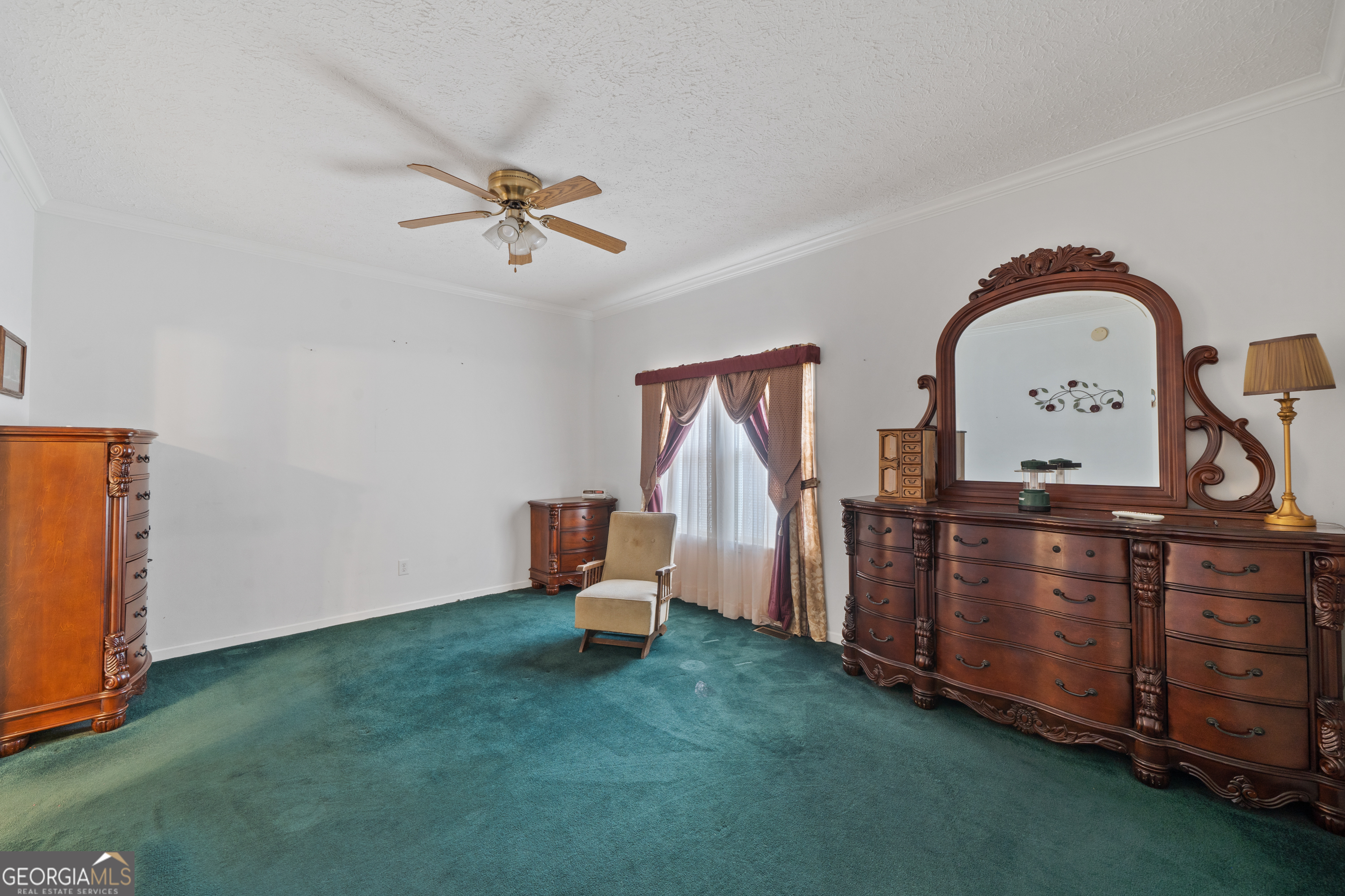 621 Highway 22 Sparta, GA 31087 - Photo 25 of 42 a living room with furniture