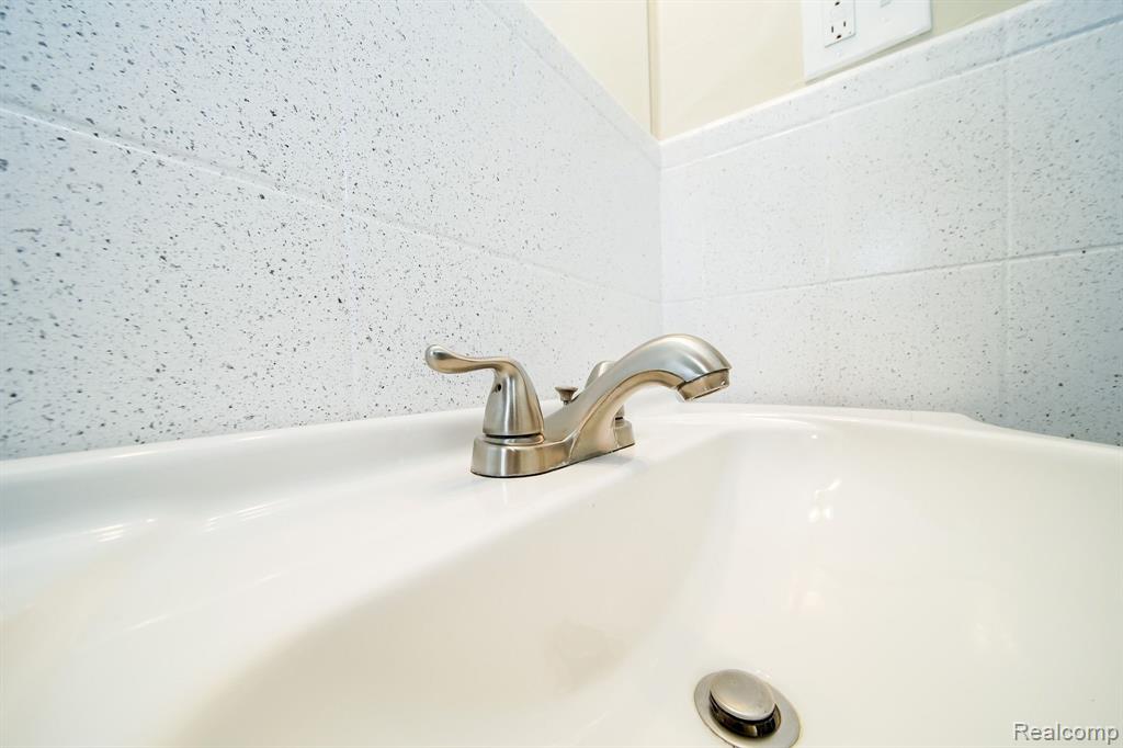 7635 Harding Street Taylor, MI 48180 - Photo 30 of 64 Gallery Image 30