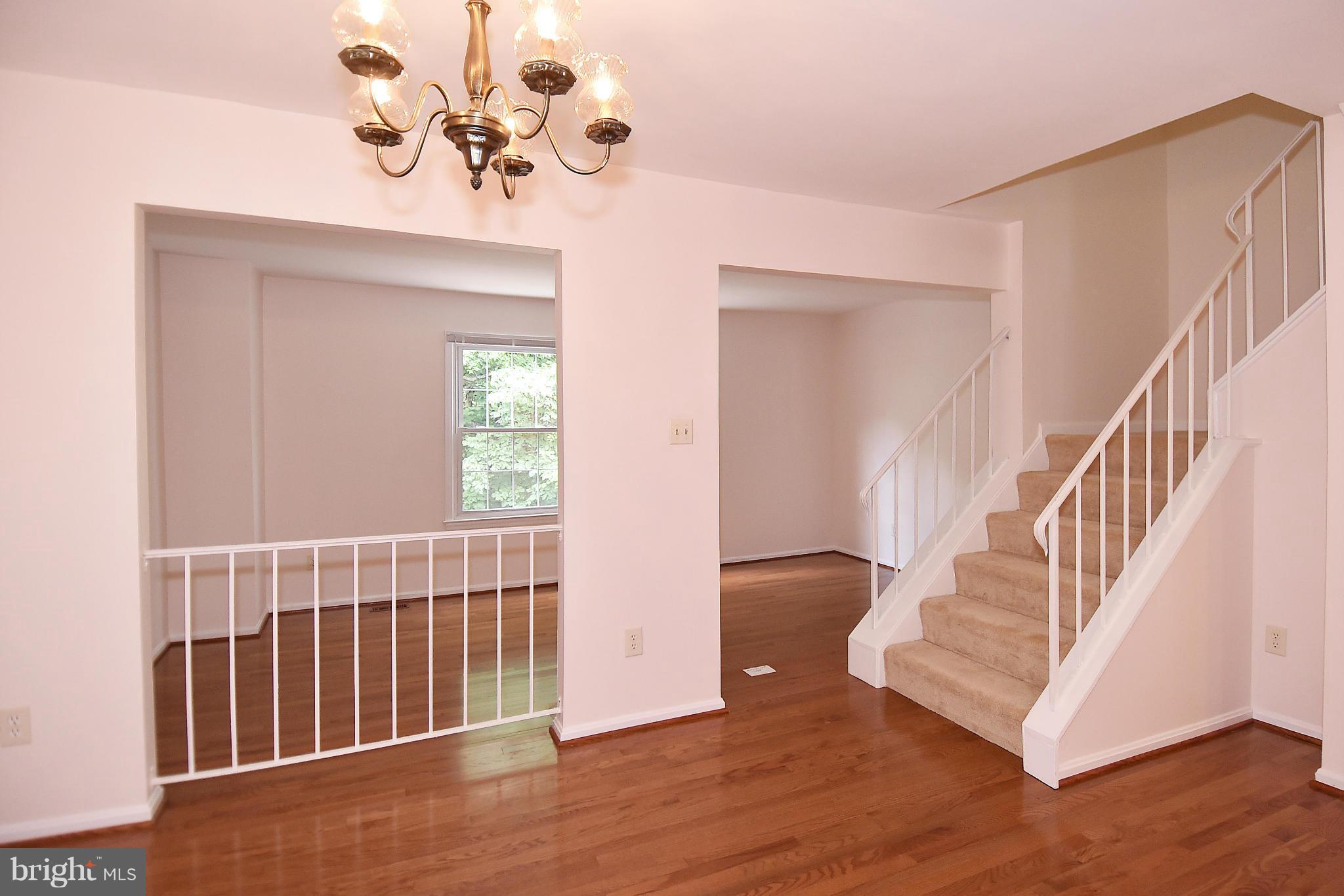8568 Tyrolean Way Springfield, VA 22153 - Photo 11 of 27 Living Room
