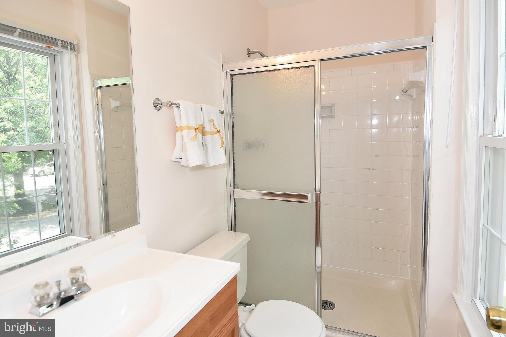 8568 Tyrolean Way Springfield, VA 22153 - Photo 17 of 27 Bath