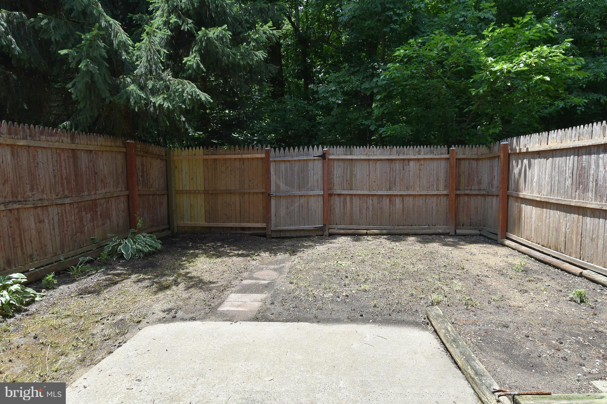 8568 Tyrolean Way Springfield, VA 22153 - Photo 25 of 27 Exterior (Rear)