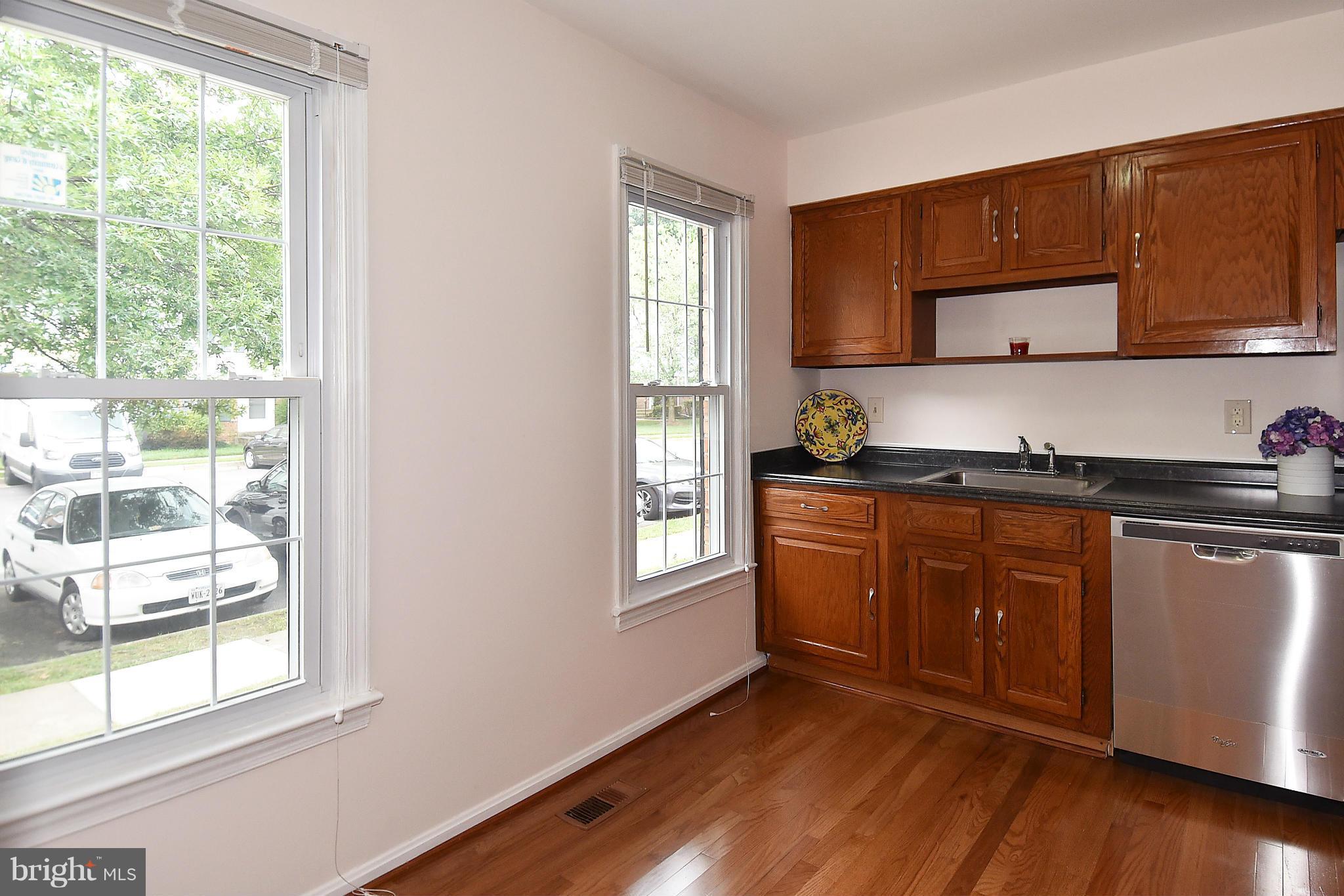 8568 Tyrolean Way Springfield, VA 22153 - Photo 5 of 27 Kitchen