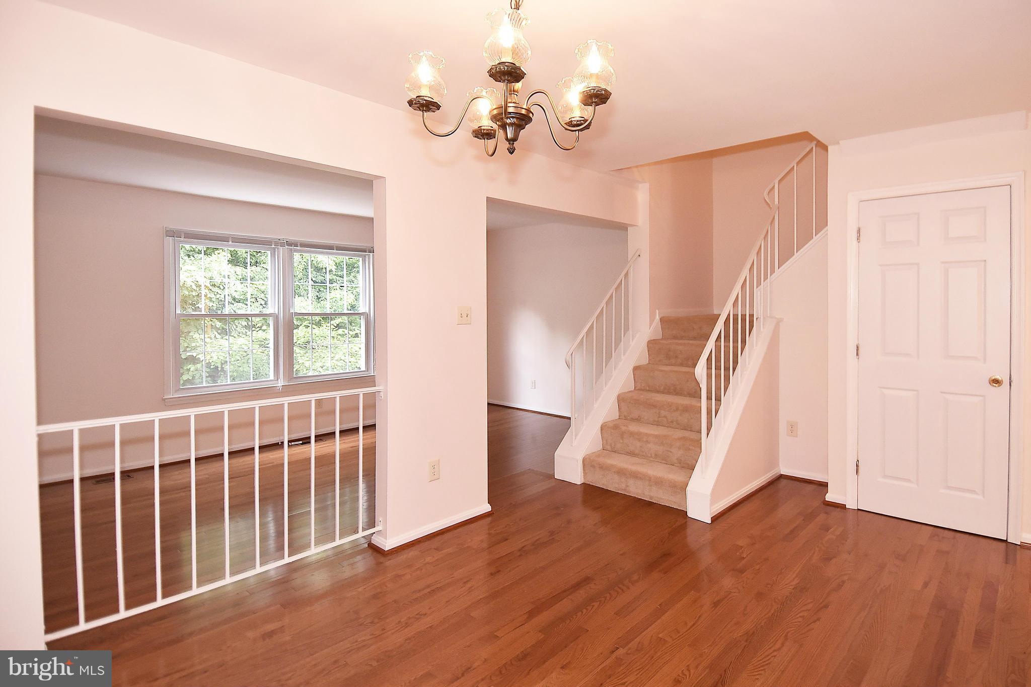 8568 Tyrolean Way Springfield, VA 22153 - Photo 7 of 27 Living Room