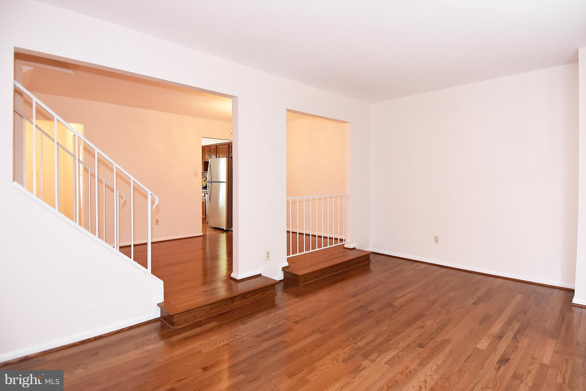 8568 Tyrolean Way Springfield, VA 22153 - Photo 10 of 27 Living Room