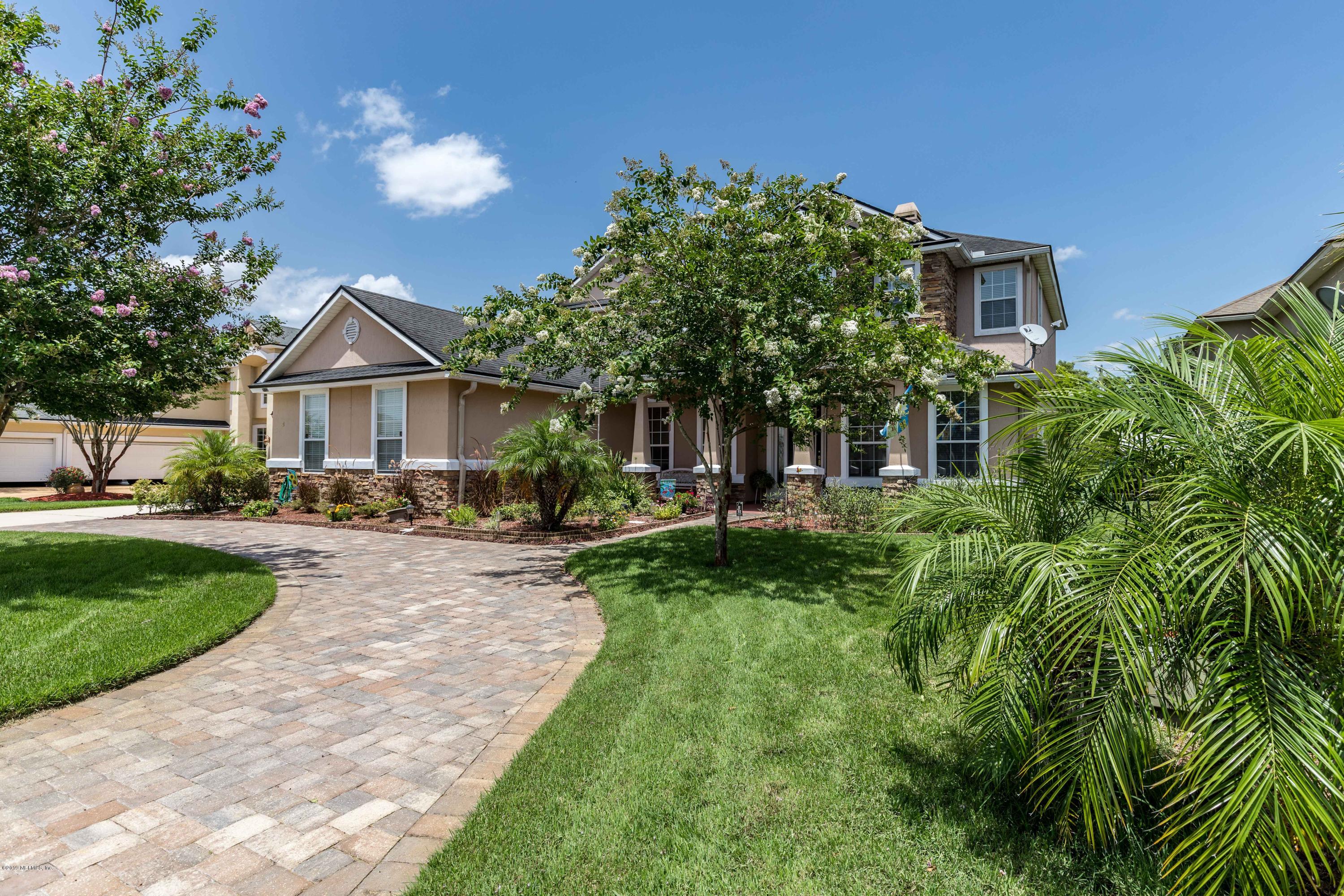 FRONT VIEW & PAVER CIRCULAR DRIVEWAY