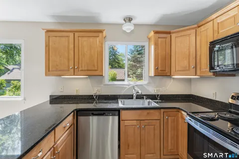 $275,000 | 471 Heritage Village, Unit B, Southbury, CT 06488