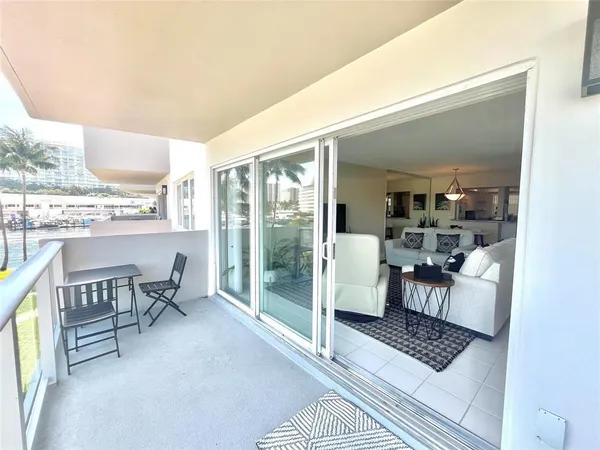 $3,400 | 140 Northeast 28th Avenue, Unit 305, Pompano Beach, FL 33062