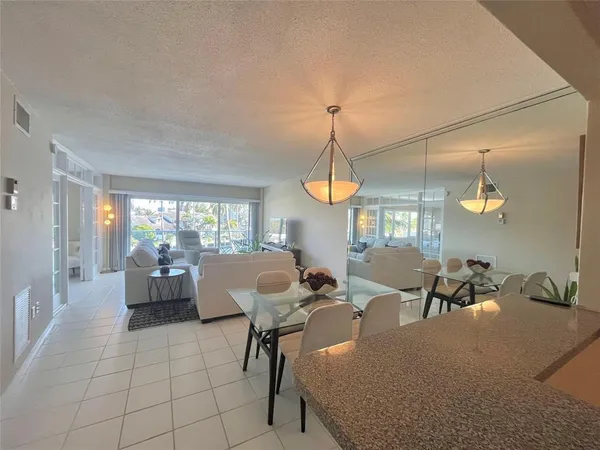 $3,400 | 140 Northeast 28th Avenue, Unit 305, Pompano Beach, FL 33062