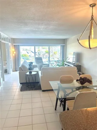 $3,400 | 140 Northeast 28th Avenue, Unit 305, Pompano Beach, FL 33062
