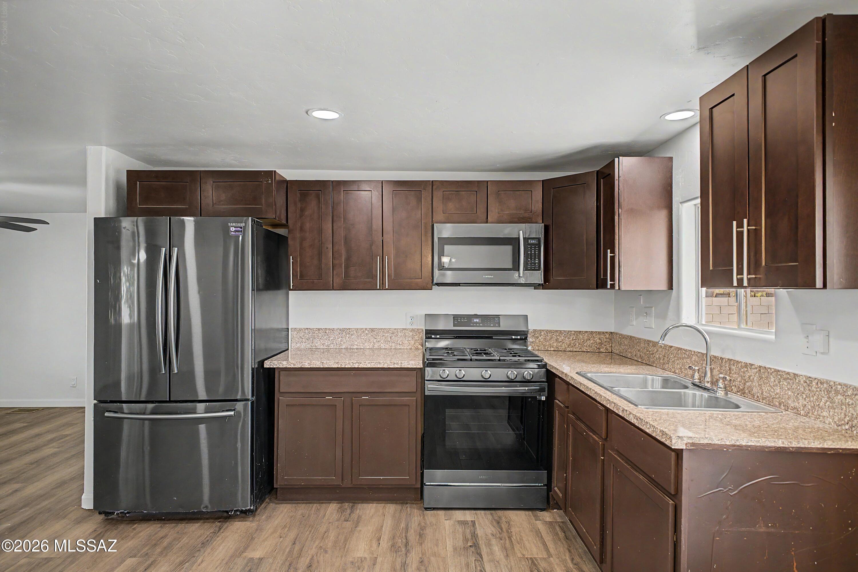 5771 South Rafter Road Tucson, AZ 85757 - Photo 4 of 16