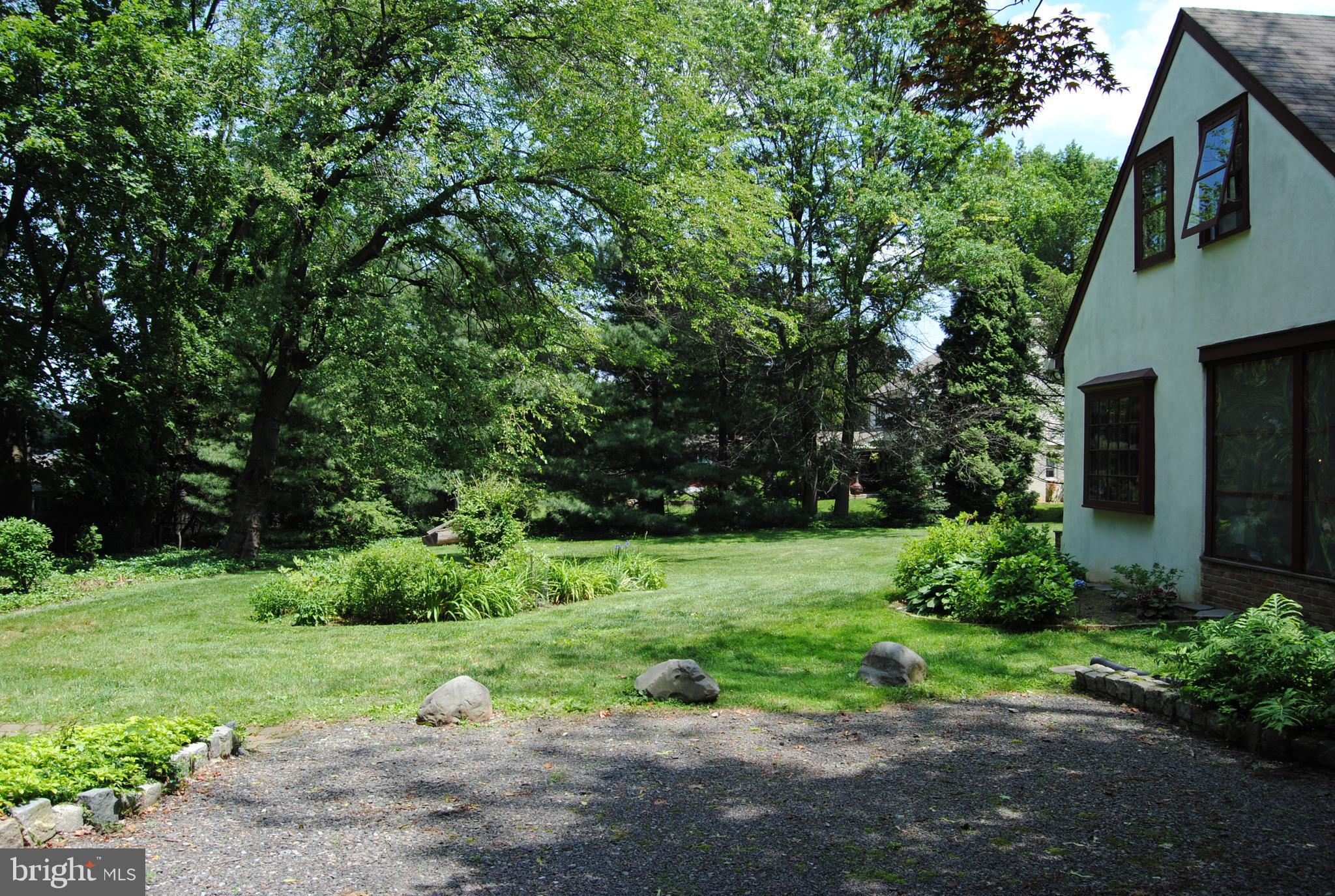 1416 Huntingdon Road Abington, PA 19001 - Photo 12 of 16