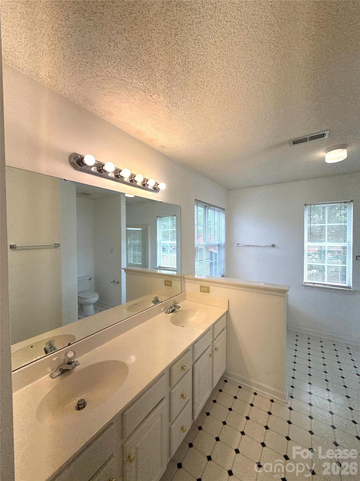10218 Ridgewell Court Charlotte, NC 28215 - Photo 13 of 21