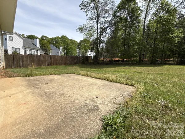 $2,000 | 10218 Ridgewell Court, Charlotte, NC 28215