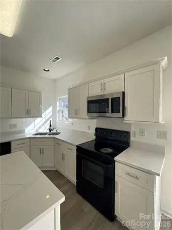$2,100 | 10218 Ridgewell Court, Charlotte, NC 28215