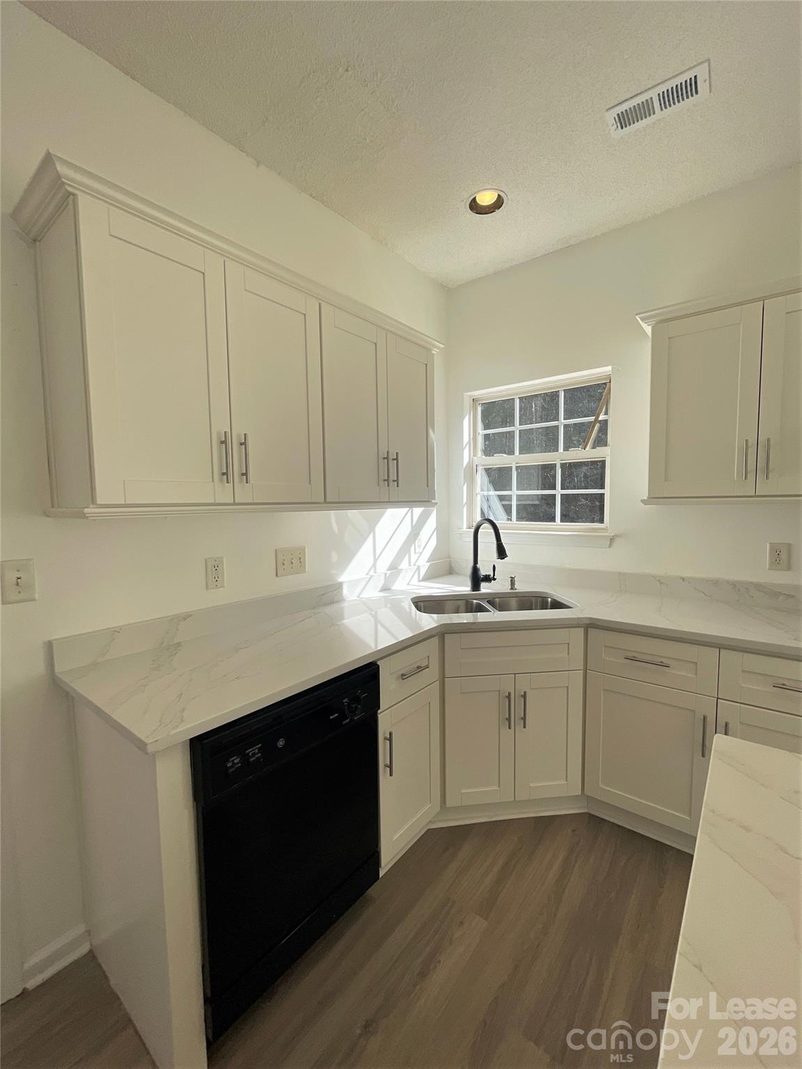 10218 Ridgewell Court Charlotte, NC 28215 - Photo 7 of 19