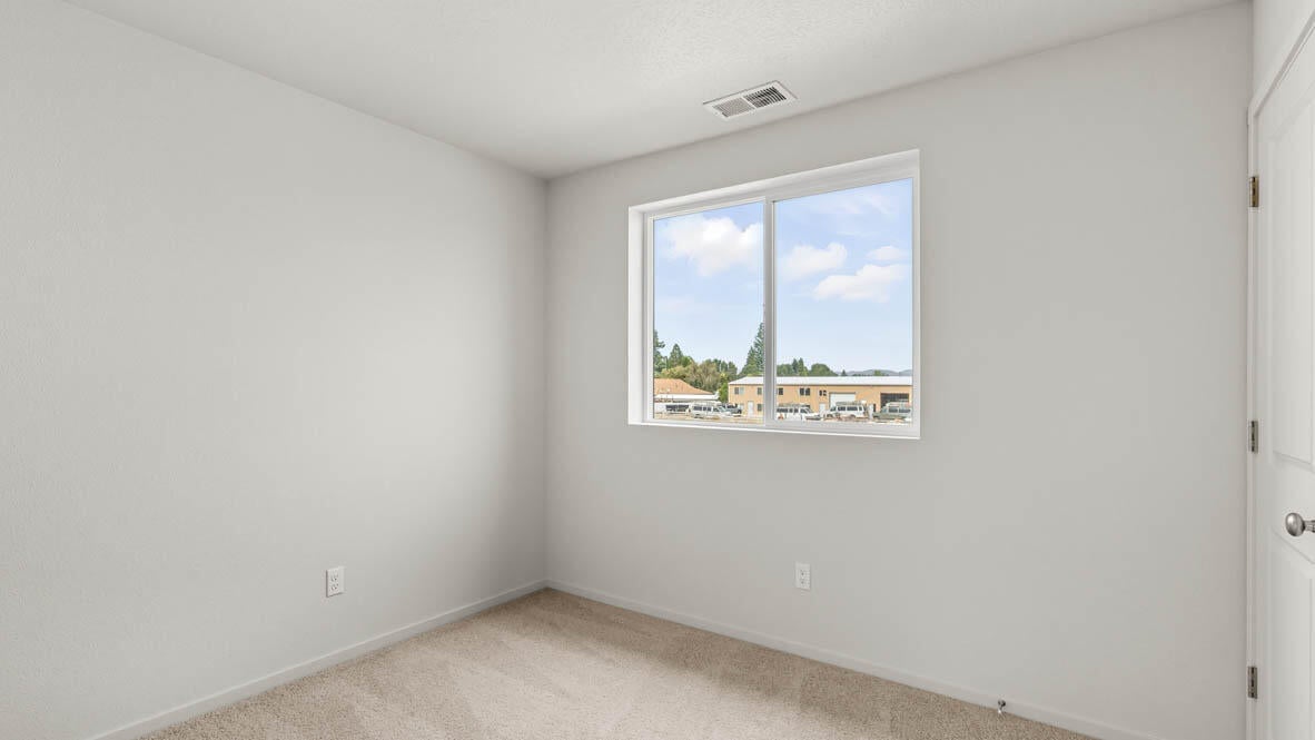 222 Darlington Street Medford, OR 97501 - Photo 11 of 22 012 bedroom