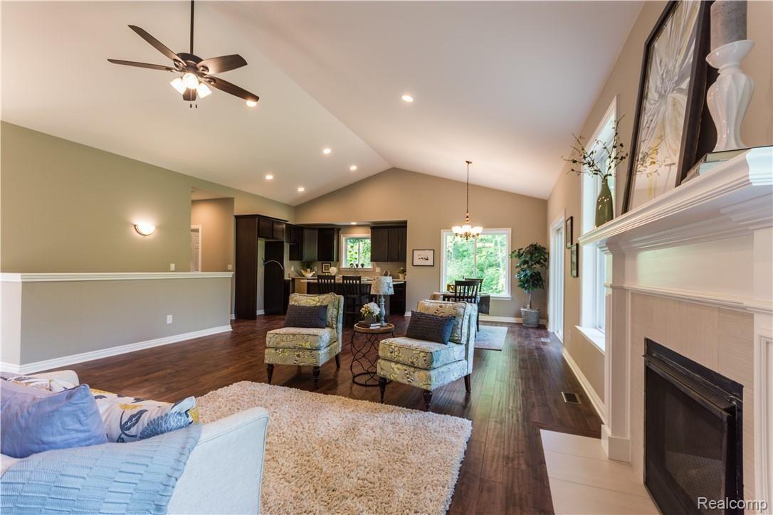 Great Room to Kitchen