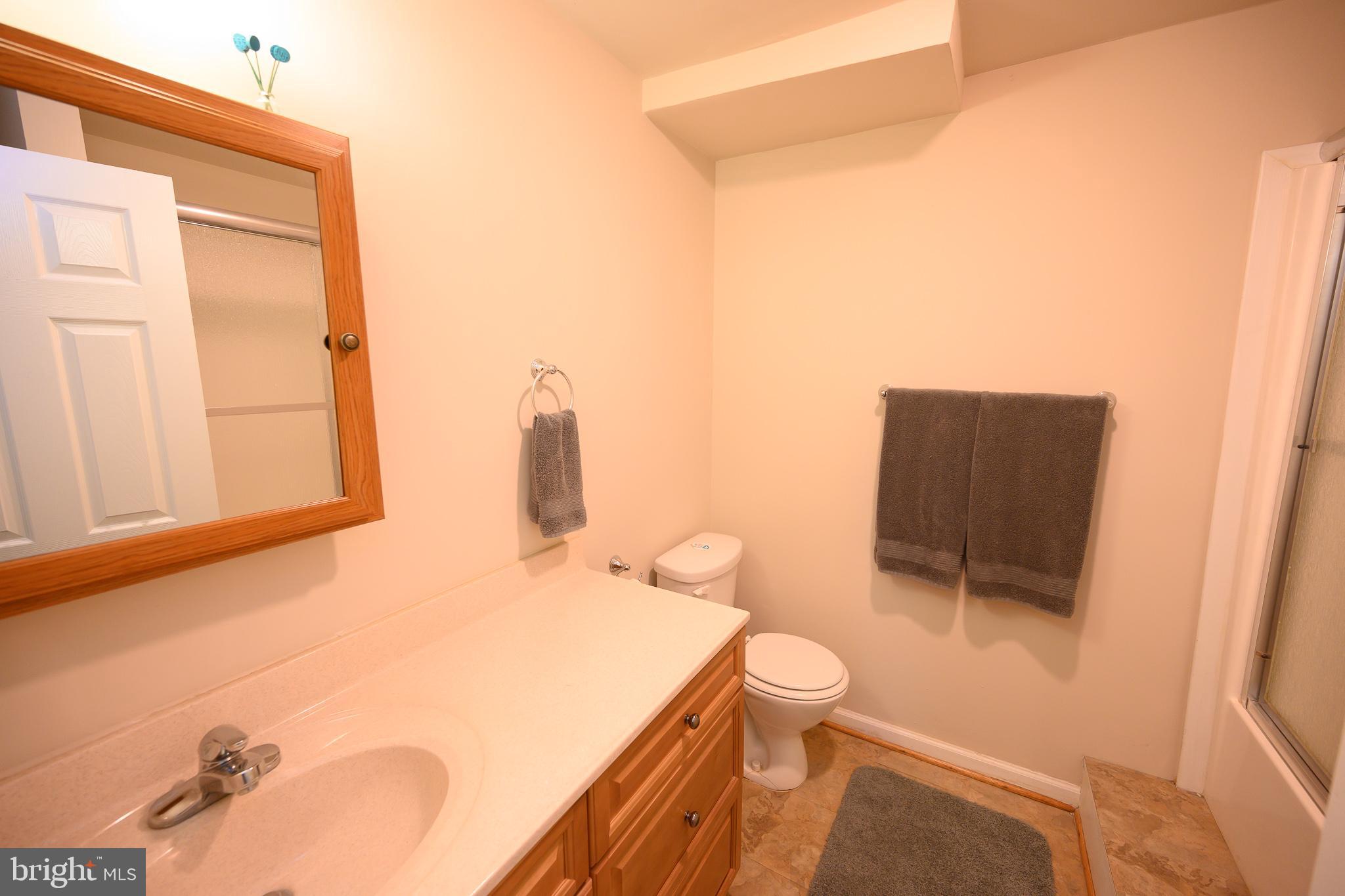 6507 White Post Road Centreville, VA 20121 - Photo 22 of 57 Main Floor Half Bath