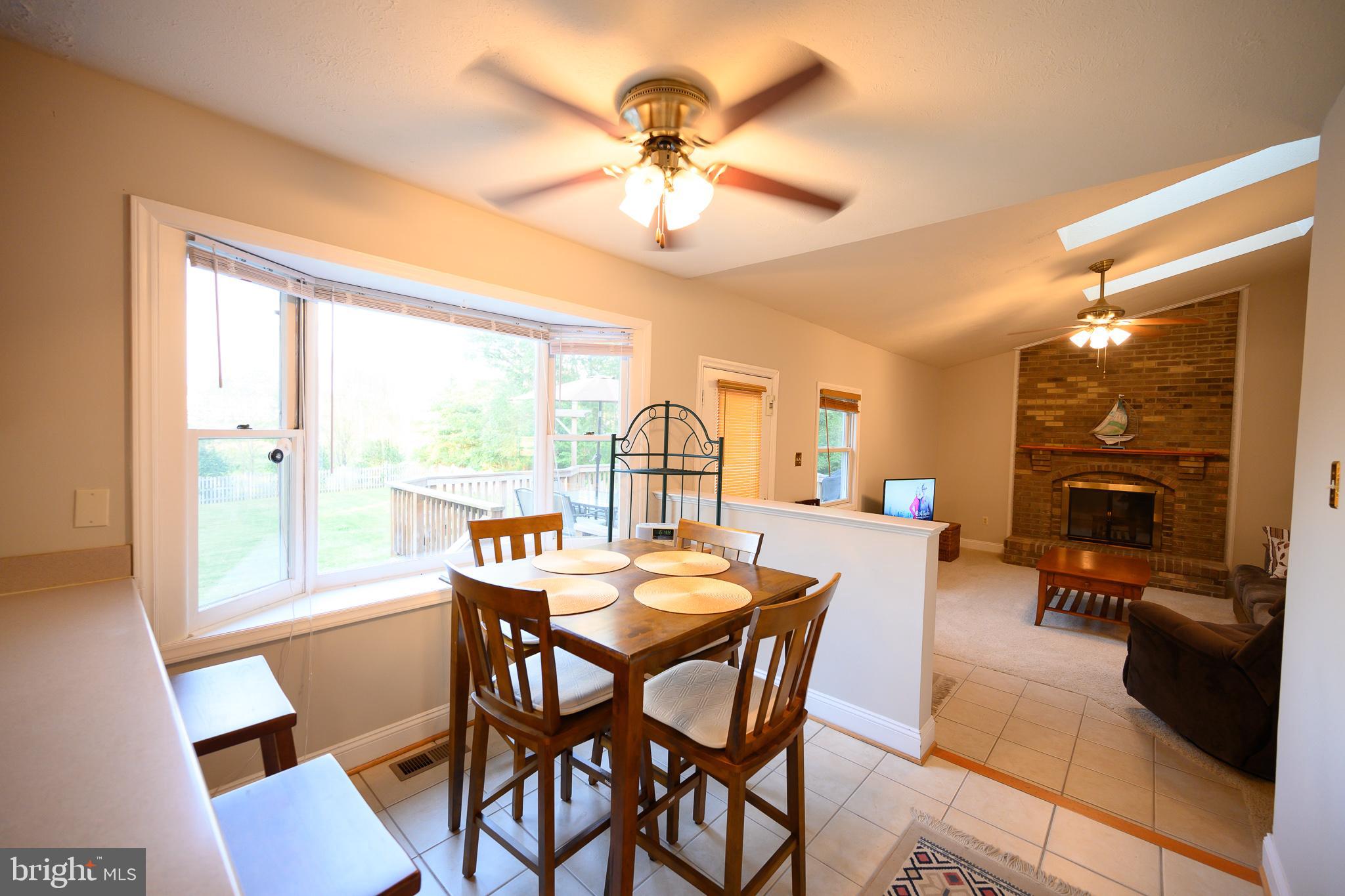 6507 White Post Road Centreville, VA 20121 - Photo 30 of 57 Kitchen & Breakfast Area