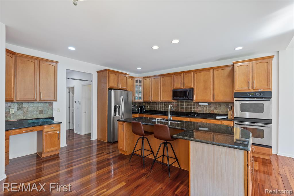 3706 Windingbrook Circle Rochester Hills, MI 48309 - Photo 10 of 42