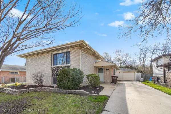 $329,000 | 16456 George Drive, Oak Forest, IL 60452