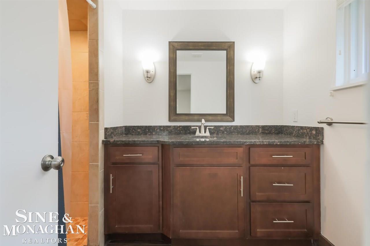 577 Cook Road Grosse Pointe, MI 48236 - Photo 22 of 37 Full Bath