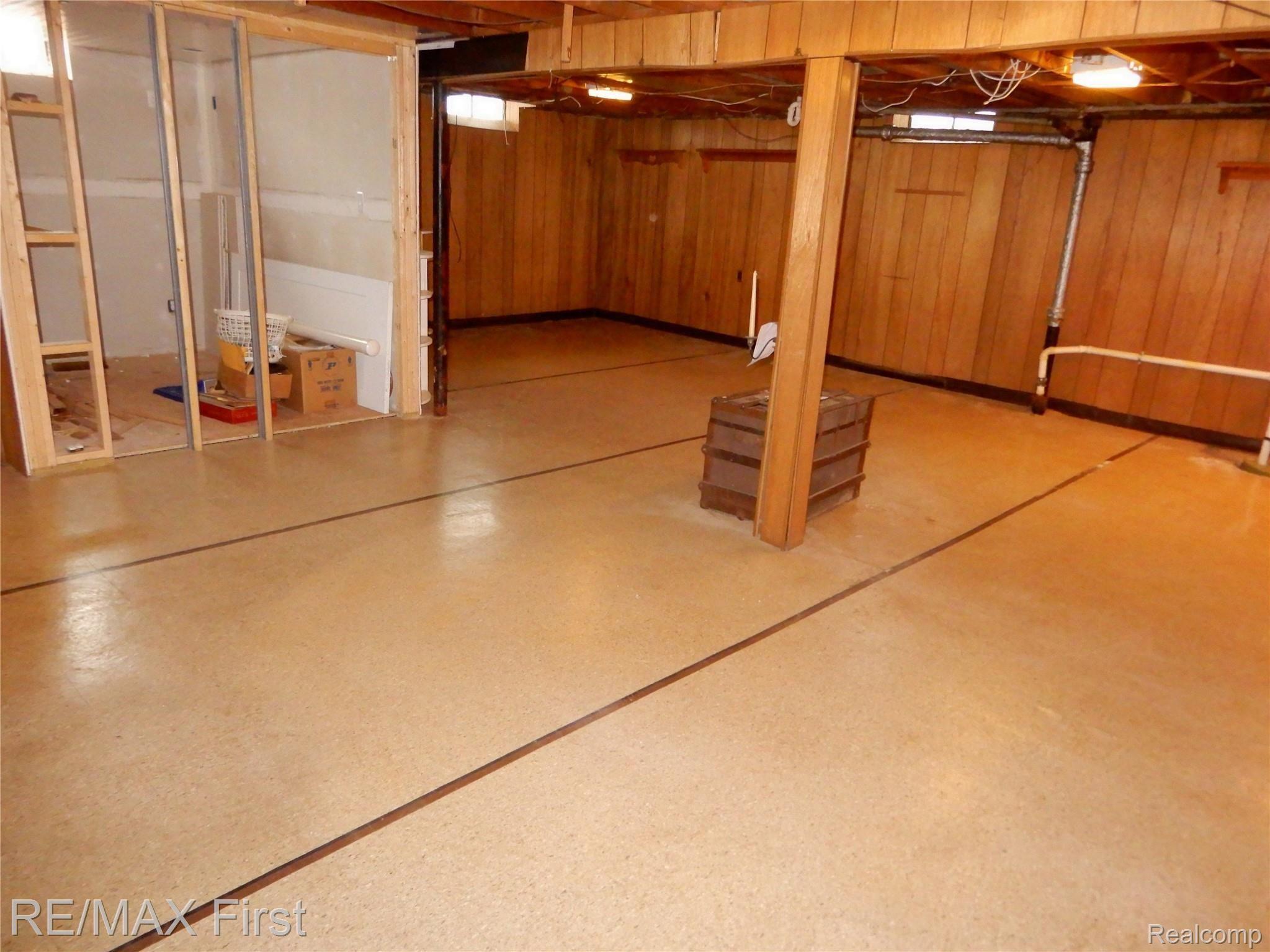 2440 Common Road Warren, MI 48092 - Photo 19 of 22 2016-01-01 00.00