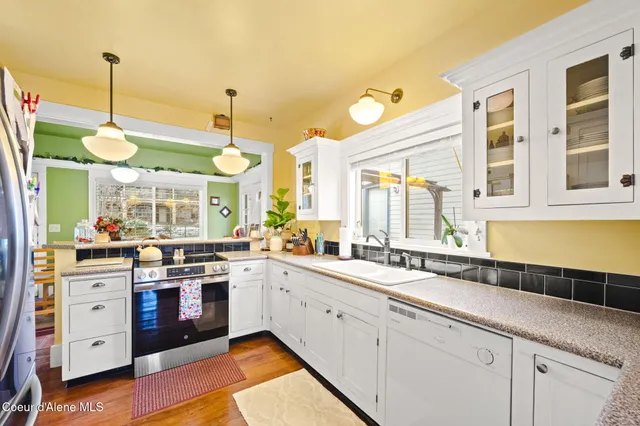 $1,500,000 | 114 North Coeur D'Alene Avenue, Harrison, ID 83833