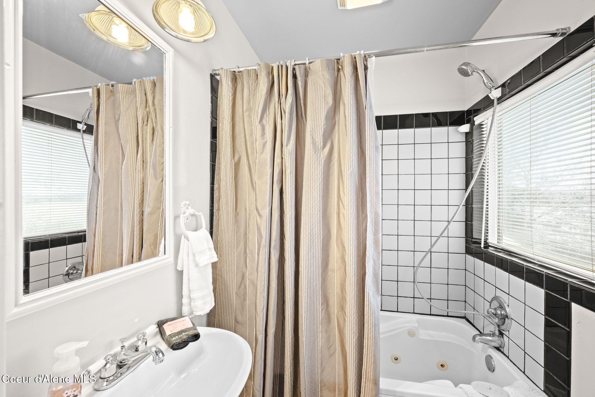 114 North Coeur D'Alene Avenue Harrison, ID 83833 - Photo 46 of 79 45-web-or-mls-DSC_2515