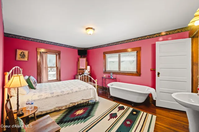 $1,500,000 | 114 North Coeur D'Alene Avenue, Harrison, ID 83833