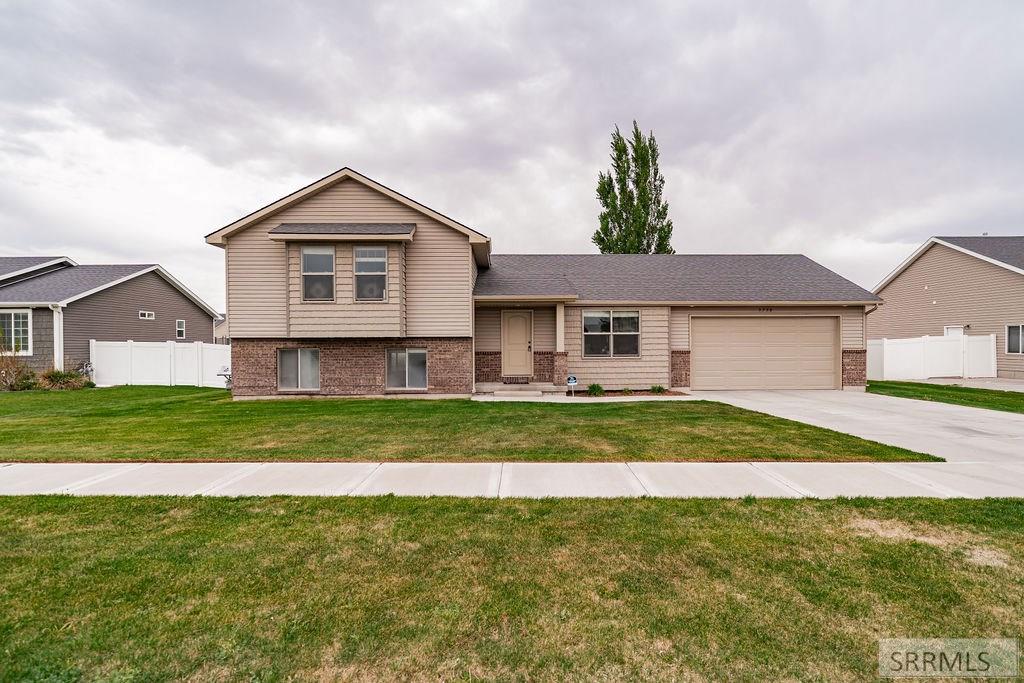 3750 East Ridgeland Drive Idaho Falls, ID 83401 - Photo 2 of 46