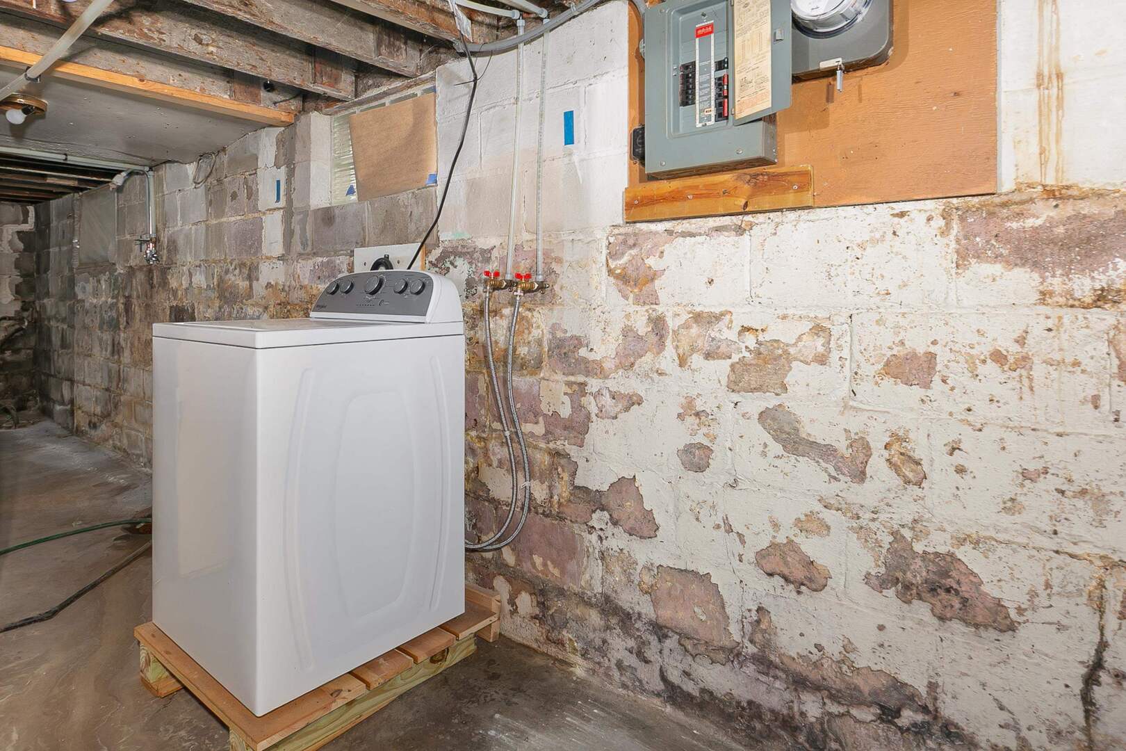 910 18th Avenue Rock Island, IL 61201 - Photo 27 of 30 a bathroom with a shower and a sink