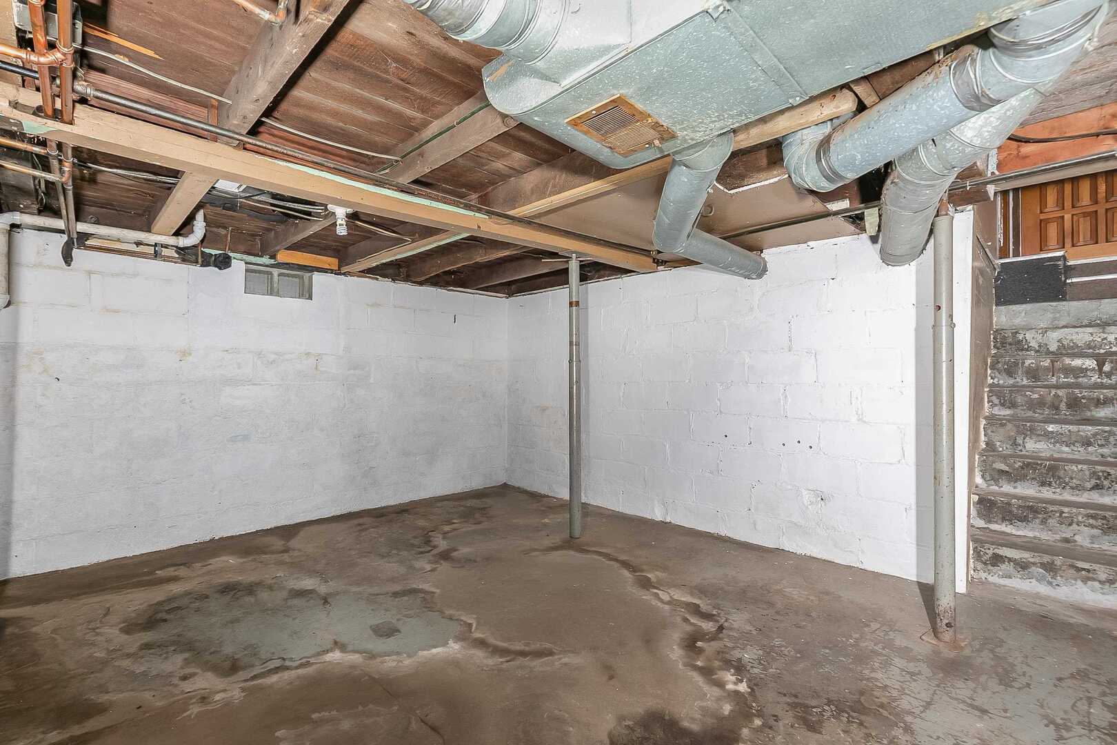 910 18th Avenue Rock Island, IL 61201 - Photo 28 of 30 a view of an empty room