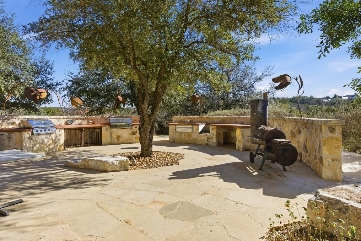 17700 Edgewood Way, Unit 101 Jonestown, TX 78645 - Photo 31 of 40 Gas grills