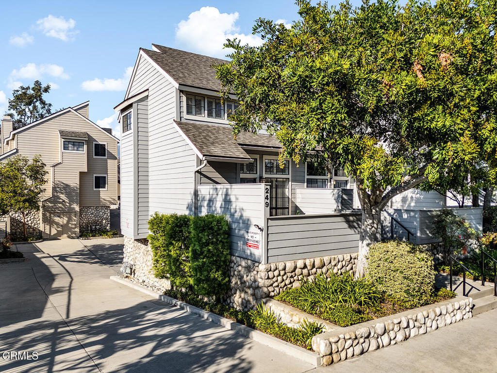 249 Alpine Street, Unit 38 Pasadena, CA 91106 - Photo 3 of 24 249 Alpine St #38 003-mls