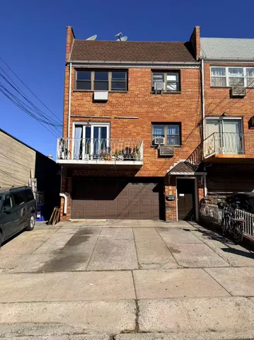 $1,638,000 | 59-07 59th Drive | Maspeth