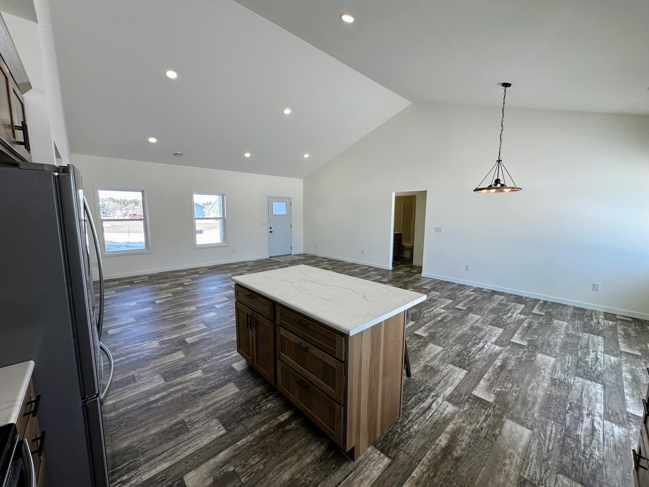 916 7th Avenue Northwest Perham, MN 56573 - Photo 16 of 28