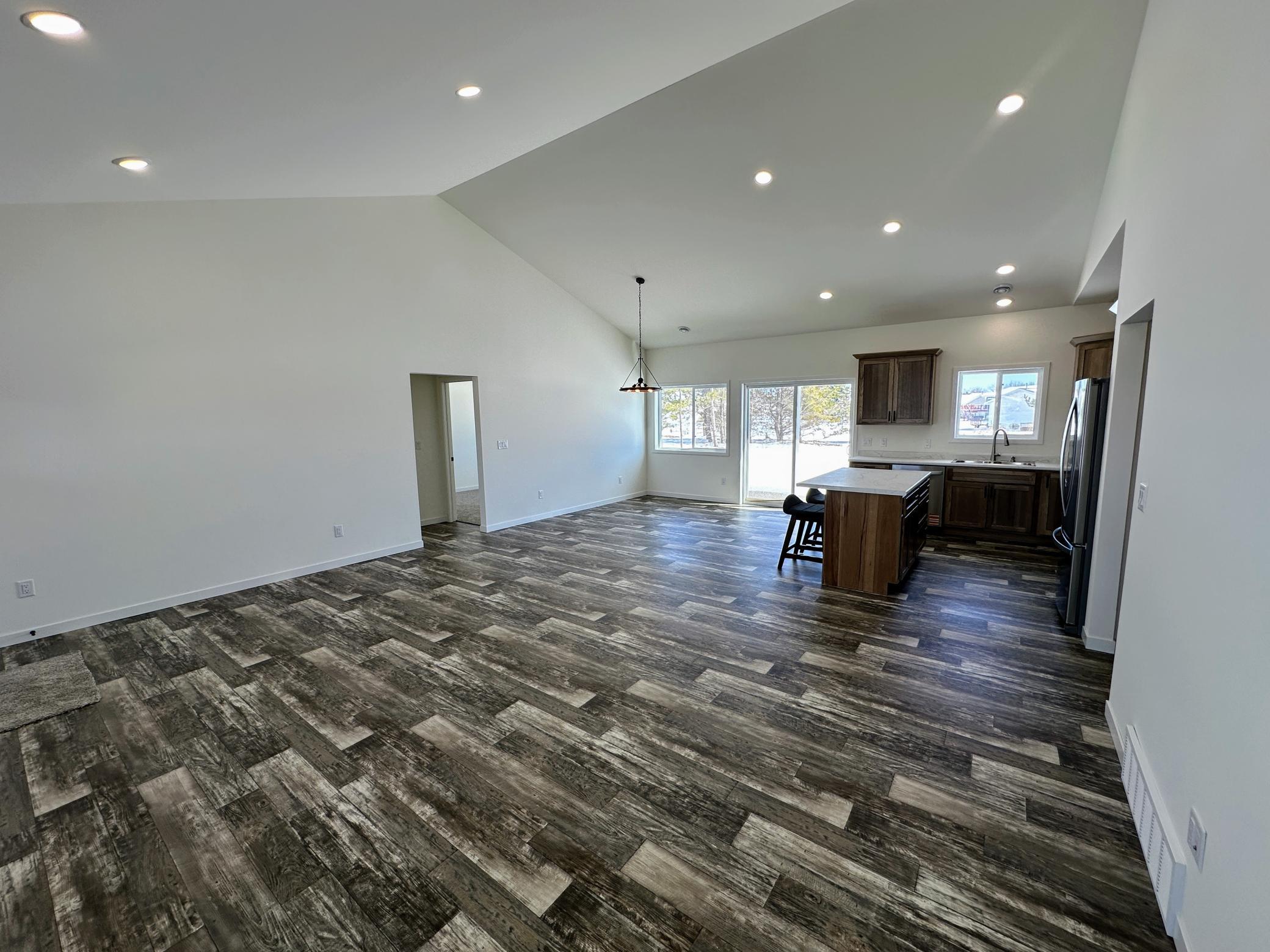 916 7th Avenue Northwest Perham, MN 56573 - Photo 4 of 28