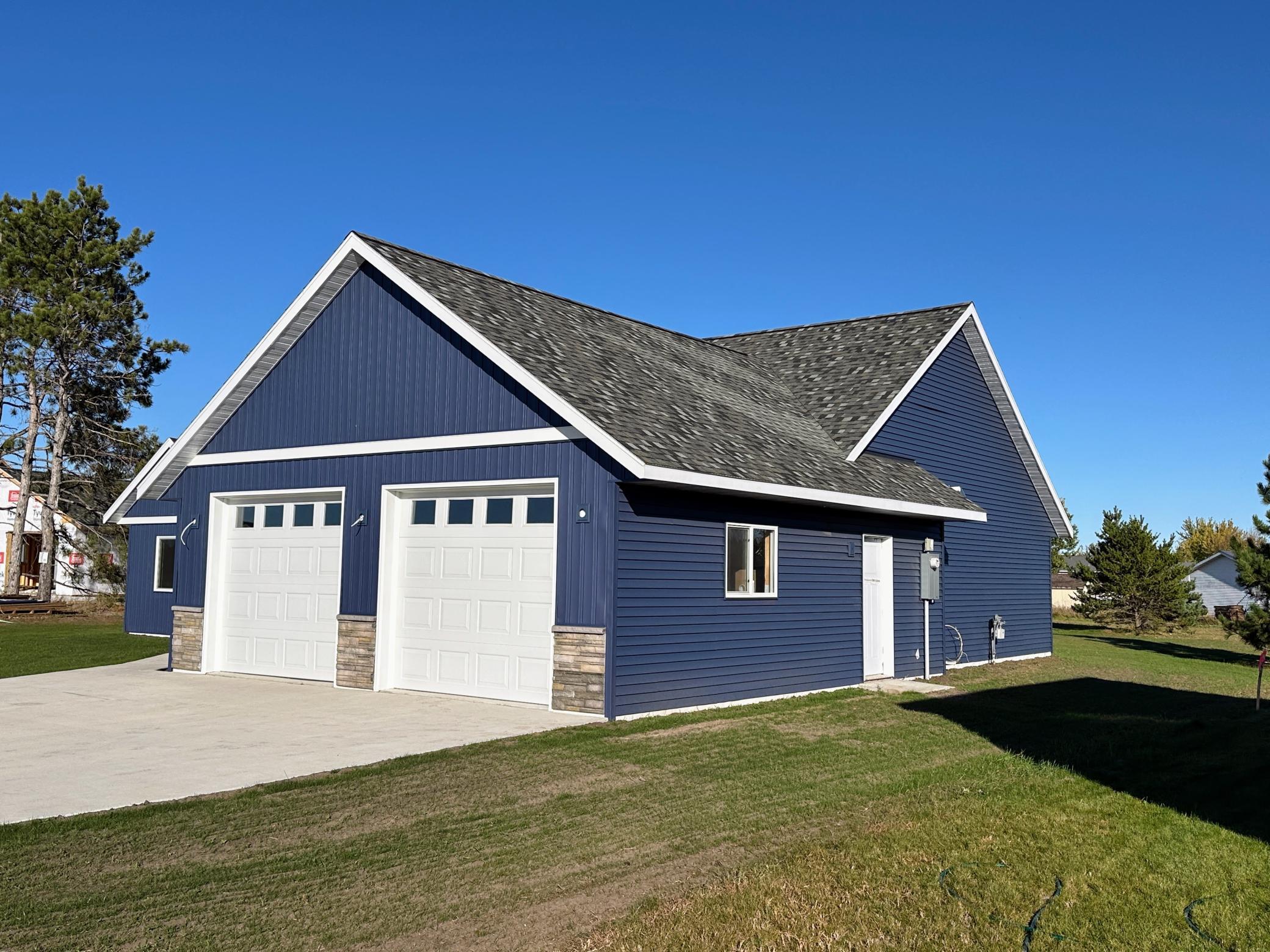 916 7th Avenue Northwest Perham, MN 56573 - Photo 8 of 28