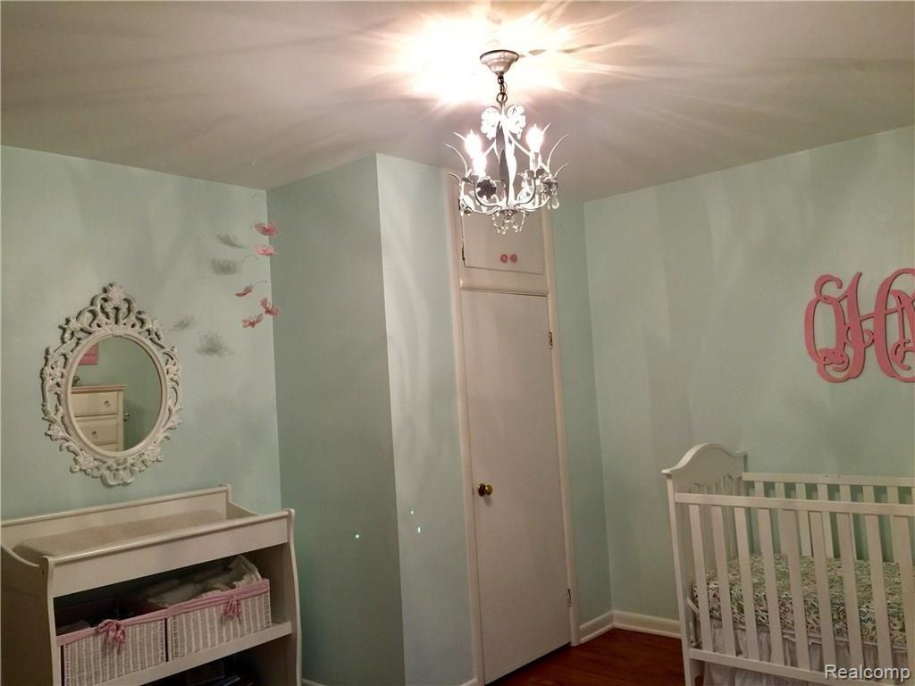 677 Shoreham Road Grosse Pointe Woods, MI 48236 - Photo 24 of 32