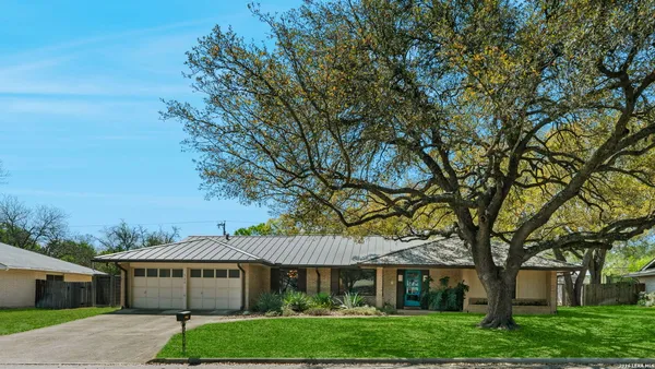 $360,000 | 526 Crestway Drive, Windcrest, TX 78239