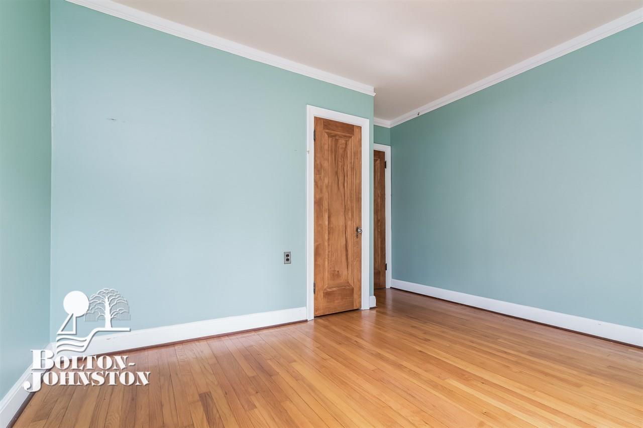 264 McMillan Road Grosse Pointe, MI 48236 - Photo 21 of 38 31351119-20.JPG