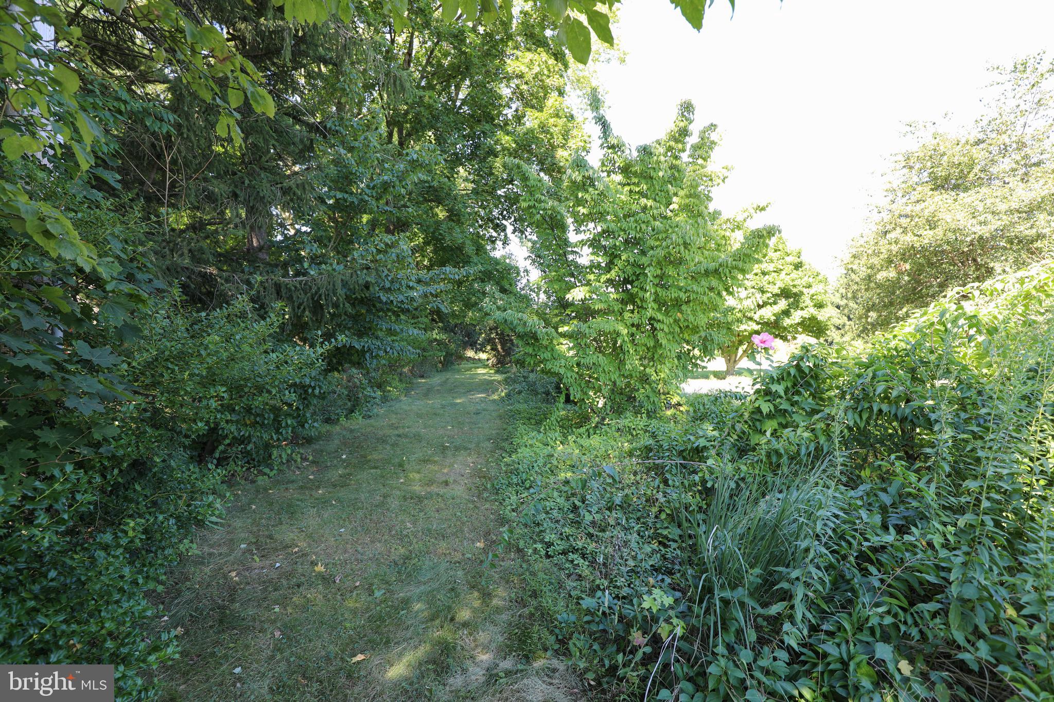 1297 Lindenhurst Road Newtown, PA 18940 - Photo 33 of 38 Gallery Image 33