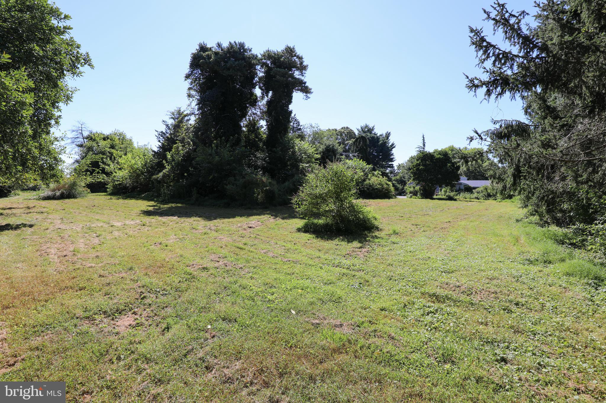 1297 Lindenhurst Road Newtown, PA 18940 - Photo 35 of 38 Around the side and back of te home