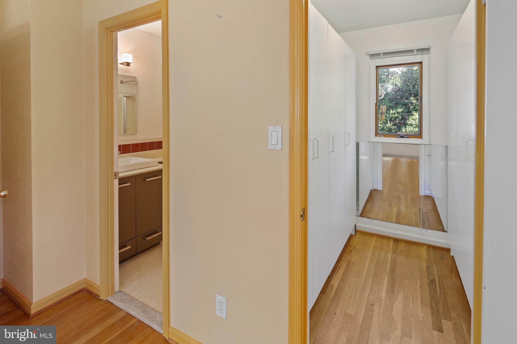 2432 Parallel Lane Silver Spring, MD 20904 - Photo 18 of 55 Primary bath & WIC