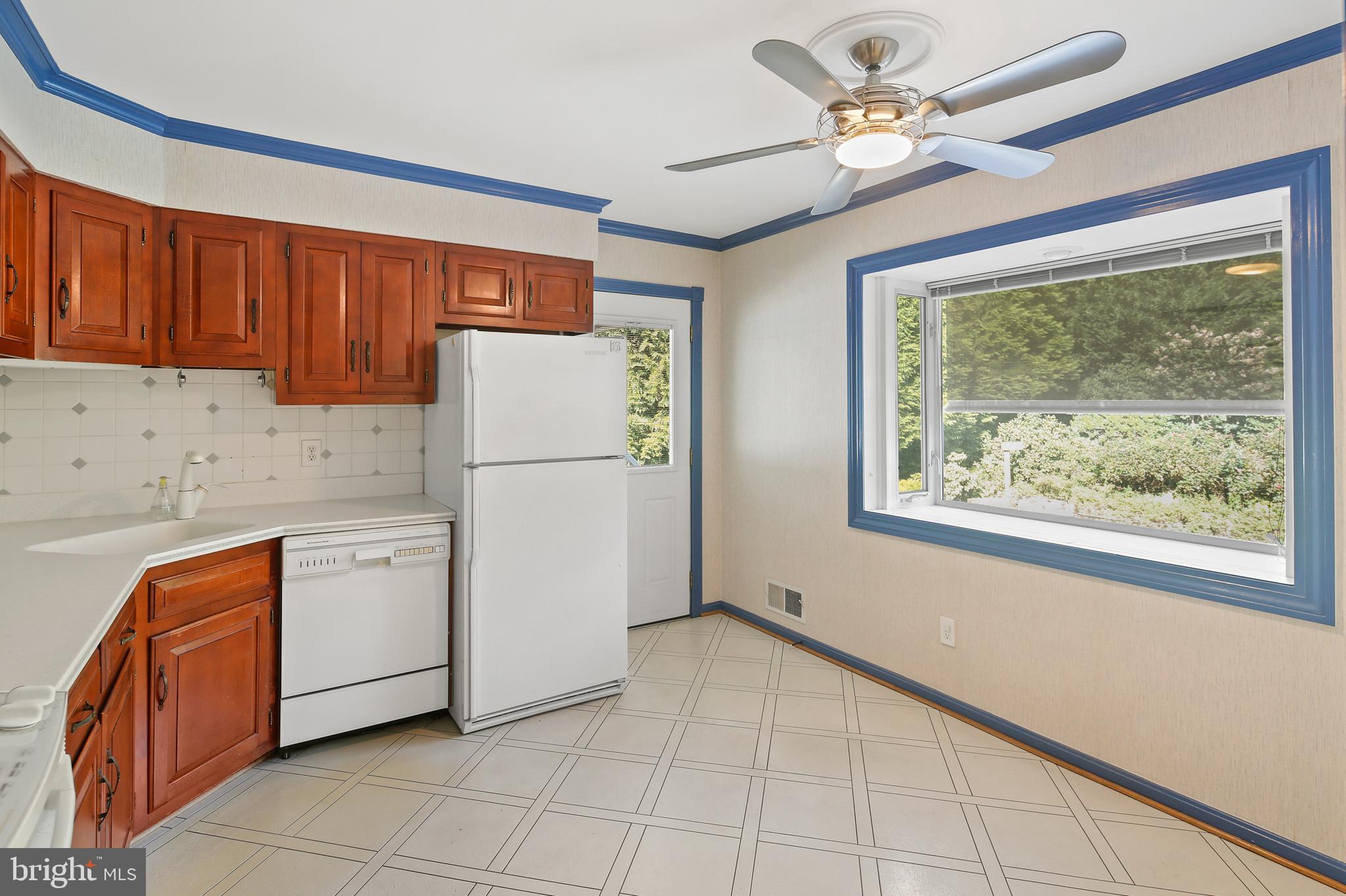 2432 Parallel Lane Silver Spring, MD 20904 - Photo 10 of 55