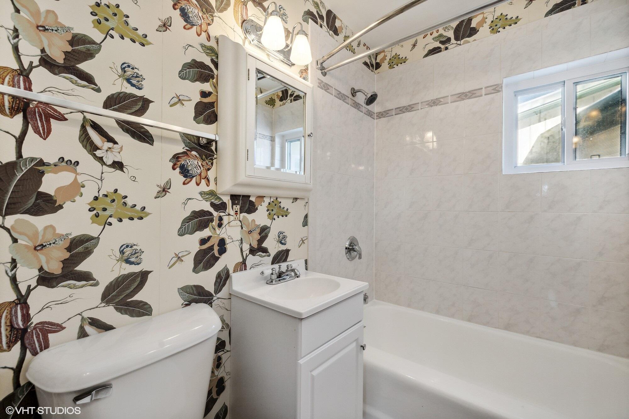 9450 Community Hall Road Union Pier, MI 49129 - Photo 16 of 34 15_9450CommunityHall_8_Bathroom_MRED_200